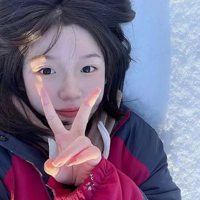 老牌影帝深夜共进晚餐，公司火速否认，连日来引热议